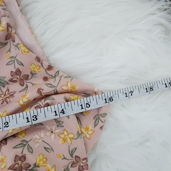 BCBGeration Wrap Floral Dress size xsmall. Good preowned condition. - Picture 6 of 8